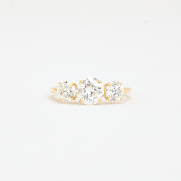 Klassisk trestensring i 14K guld med en labgrown diamant (2,07 ct), str. 54