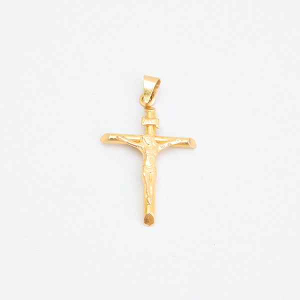Kors med krucifiks i 14K guld, 3 cm, 0.7 g
