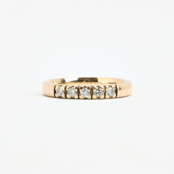 Klassisk Alliancering med diamanter (0.16 ct) i 14K guld, str. 52