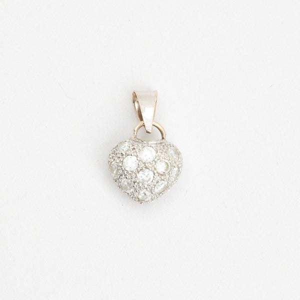 Pavé hjerte vedhæng i 18K hvidguld med zirkoner, 1,8 cm, 1 g
