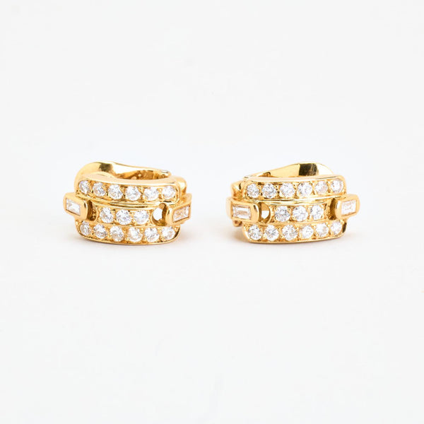 Pavé øreklemmer i 18K guld med 34 diamanter (0,7 ct), 1,5 cm