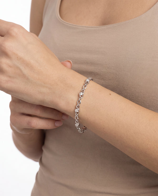 Organisk armbånd i 8K hvidguld med diamanter (1,20 ct), 18 cm, 3,9 g