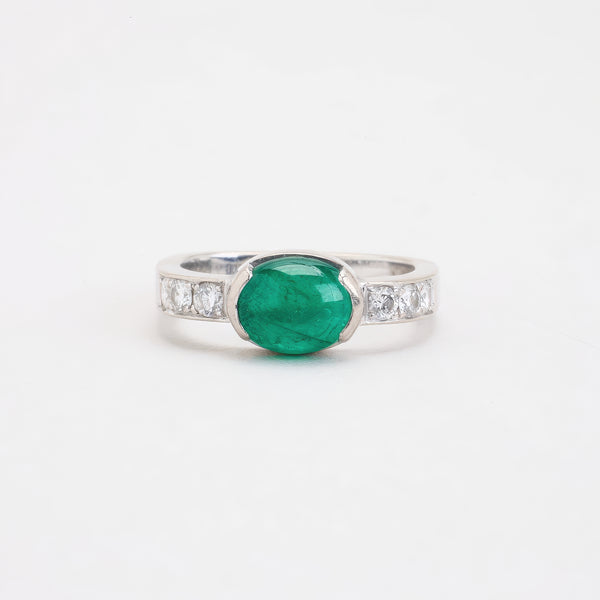 Alliance solitairering i 14K hvidguld med en smaragd og diamanter (0.19 ct), Str. 52