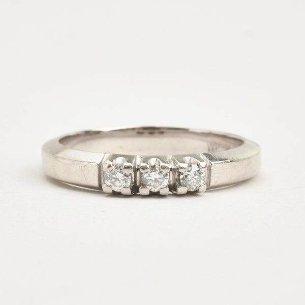 Alliancering i 14K hvidguld med diamanter (0,09 ct), str 57