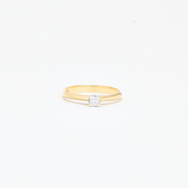 Klassisk Solitairering i 14K guld g hvidguld med en diamant (0,10 ct), Str. 55