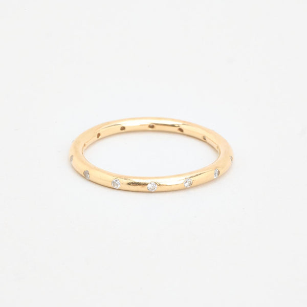 Pandora ring i 14K guld med hvide sten, str 55