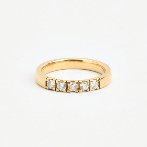 Alliancering i 14K guld med 5 diamanter (0,39 ct), str 56