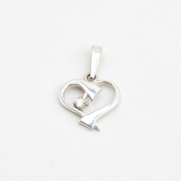 Åbent Hjerte vedhæng i 14K hvidguld med en diamant (0,02 ct), 1.8 cm
