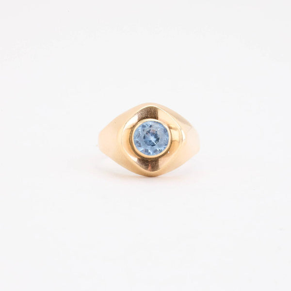 Signetring i 14K guld med en syntetisk spinel, str. 55