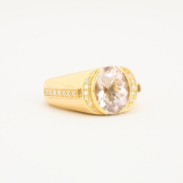 Signet ring i 18K guld med morganit og diamanter (0,17 ct), Str. 54