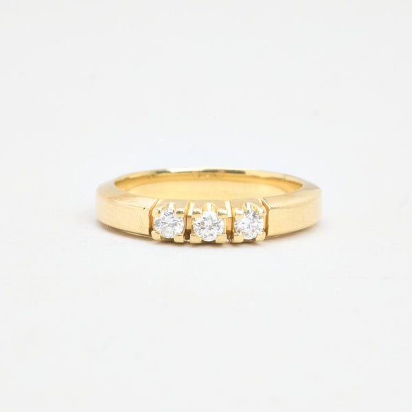 Alliancering i 14K guld med diamanter (0,30 ct), str 53