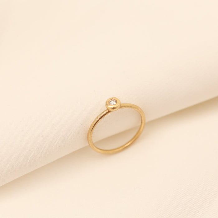 Ring med diamant (0.04 ct) i 14 karat str. 55