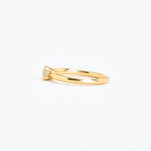Hartmann's Solitairering i 18K guld med en diamant (0,41 ct), str 54, 3,47 g