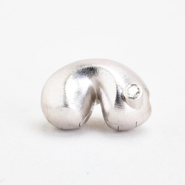 Ole Lynggaard Perlelås i 14K hvidguld med en diamant (0,08 ct), 2,2 cm