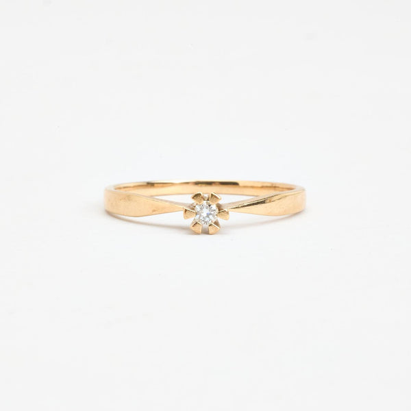 Solitairering i 8K guld med en diamant (0,04 ct), str 58, 1,22 g
