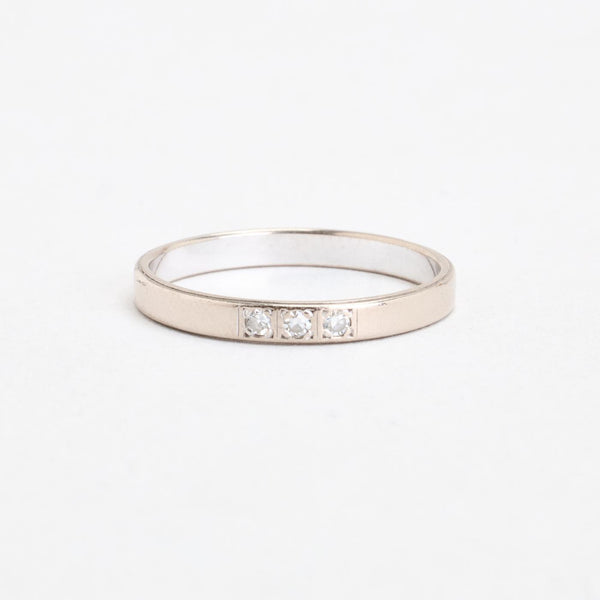 Alliancering i 14K hvidguld med diamanter (0,03 ct), str 55