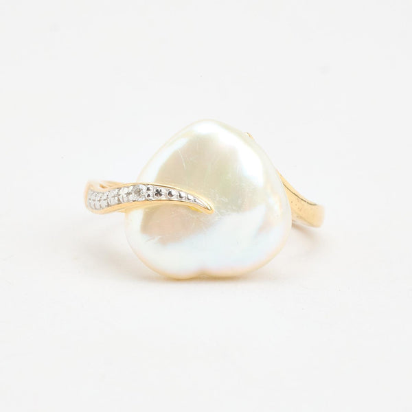 Crossover perlering i 14K guld med en diamant (0,01 ct), str 54