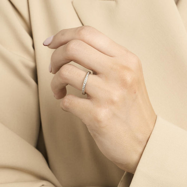 Tiffany & Co. alliancering i 18K hvidguld, med diamanter (0.12 ct), Str. 49