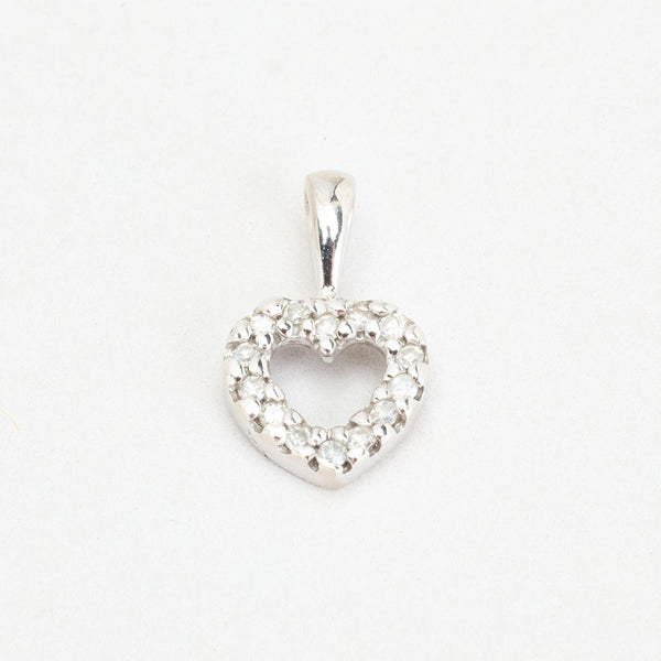 Hjerte vedhæng i 14K hvidguld med diamanter (0,026 ct), 1 cm, 0,27 g