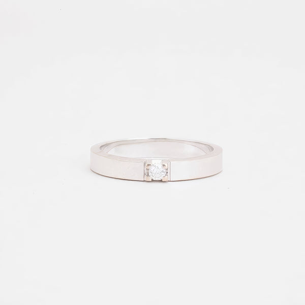 Alliancering i 14K hvidguld med en diamant (0.06 ct), Str. 52, 3.01 g
