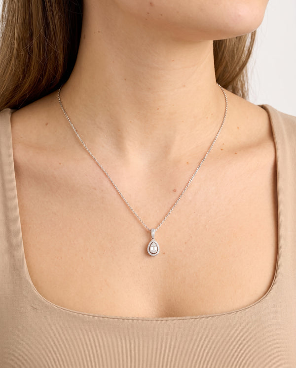Dråbeformet Illusion halskæde i 14K hvidguld med diamanter (0,23 ct), 43,5 cm