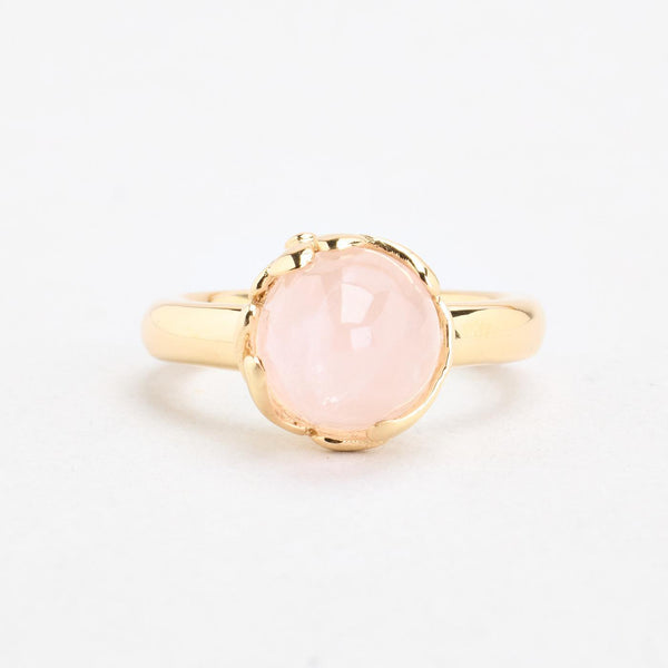 Organisk cocktail ring i 14K guld med en blush månesten, str 55