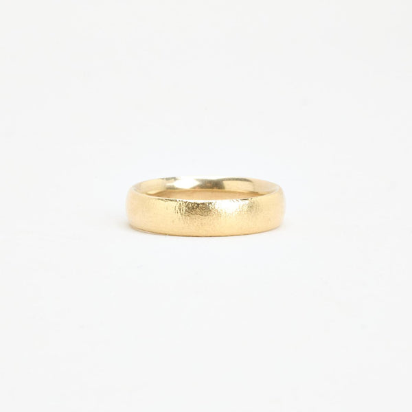 Hamret Vielsesring i 14K guld, str. 59