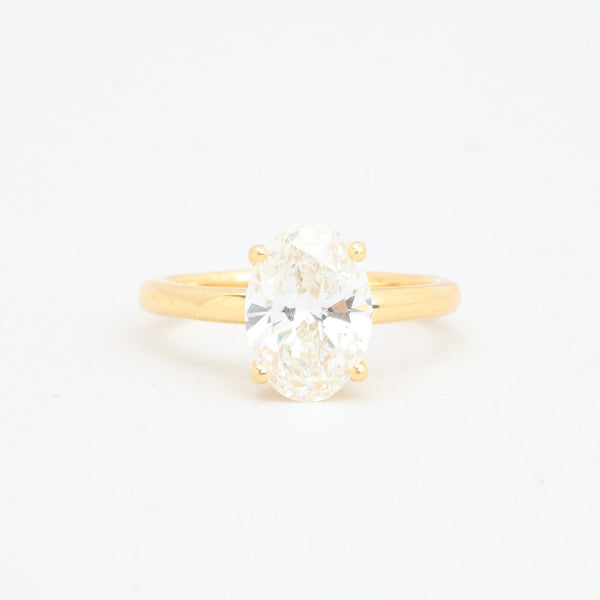 Oval solitairering i 14K guld med en labgrown diamant (2,06 ct), str 51, 3,4 g