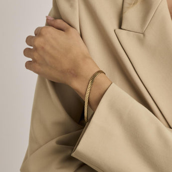 2Modellen er 15-16 cm i størrelse