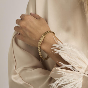 1Modellen er 15-16 cm i størrelse