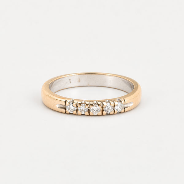 Alliancering i 14K hvidguld med diamanter (0,18 ct), str 56