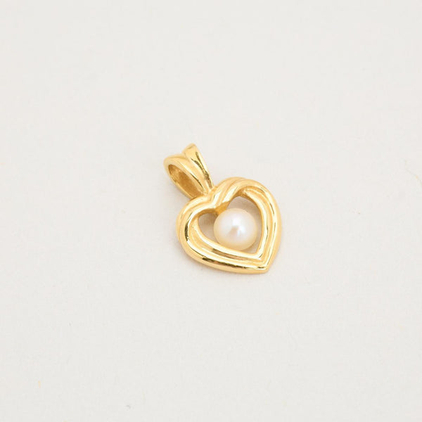 Vedhæng i 18K guld med en perle, 1.3 cm, 0.53 g