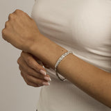 Modellen er 15-16 cm i størrelse