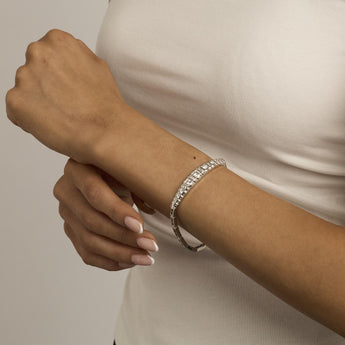 Modellen er 15-16 cm i størrelse