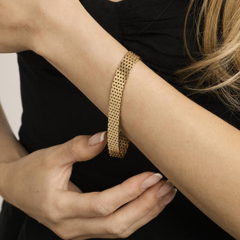 Modellen er 15-16 cm i størrelse