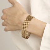 Modellen er 15-16 cm i størrelse