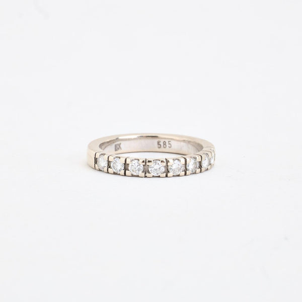 Alliancering i 14K hvidguld med 8 diamanter (0,50 ct), str 52