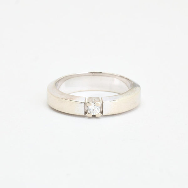 Alliancering i 14K hvidguld med en diamant (0,10 ct), str 57