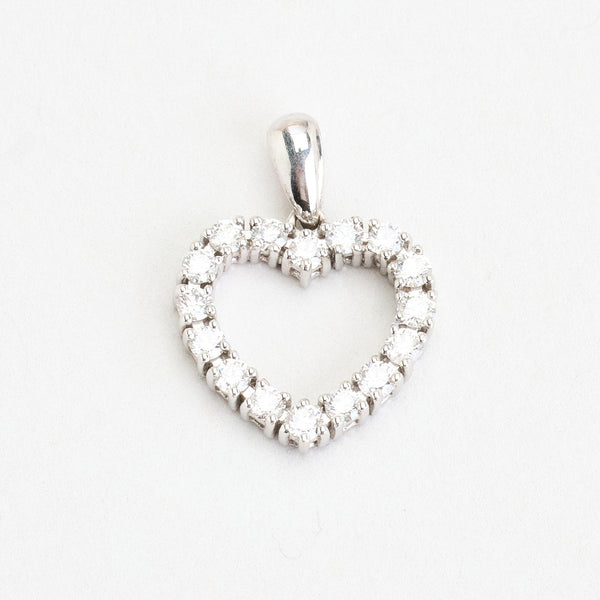 Pavé hjerte vedhæng i 14K hvidguld med 16 diamanter (0,25 ct), 2 cm, 1,45 g