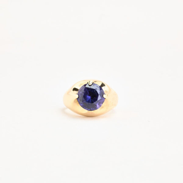 Signetring i 14K guld med en lilla sten, Str. 54