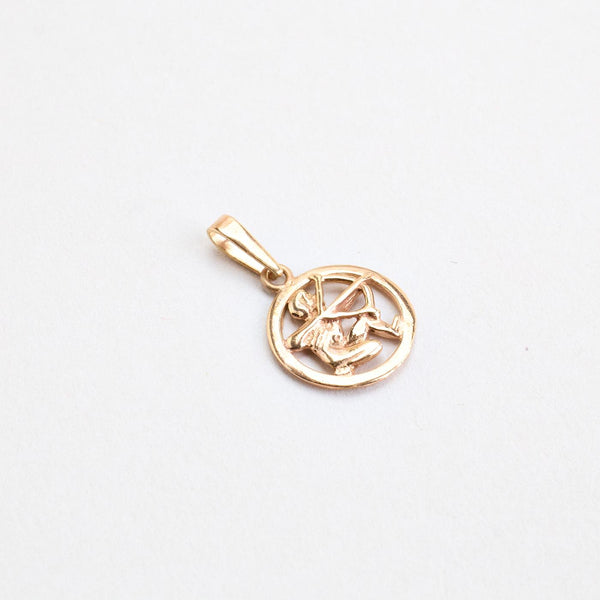 Skytte Vedhæng i 8K guld, 2 cm, 0.8 g