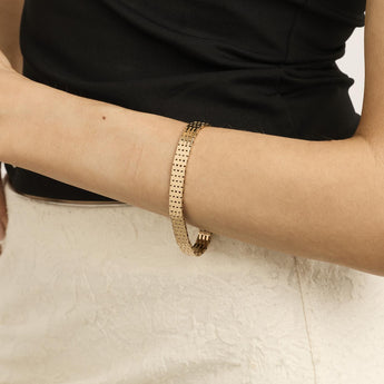 Modellen er 15-16 cm i størrelse