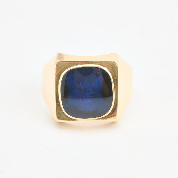 Signetring i 14K guld med en blå sten, str 67