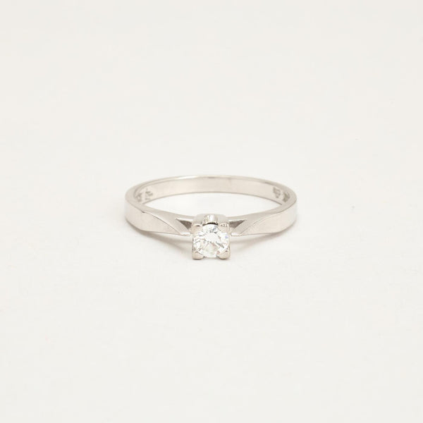 Solitairering i 14K hvidguld med en diamant (0.18 ct), Str. 54