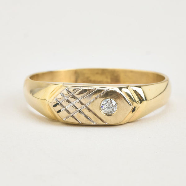 Ring i 14K guld med en diamant (0,11 ct), str 70