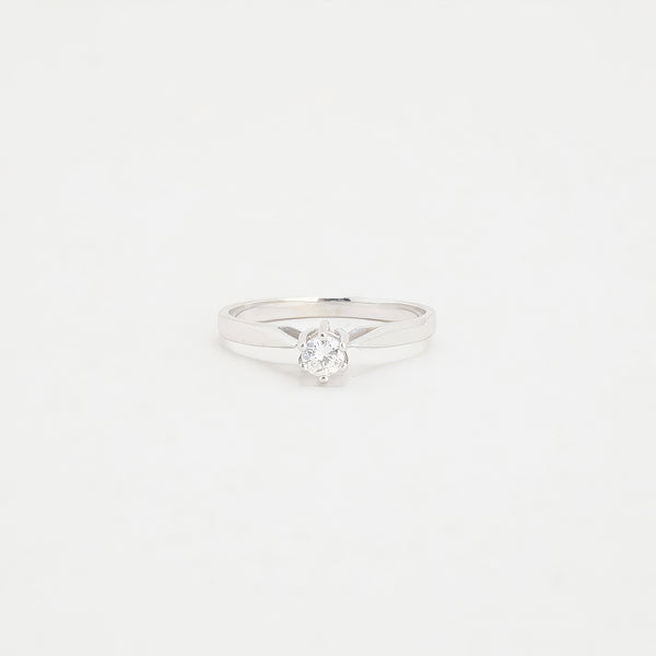 Solitairering i 14K hvidguld, med diamant (0,13 ct), Str. 50