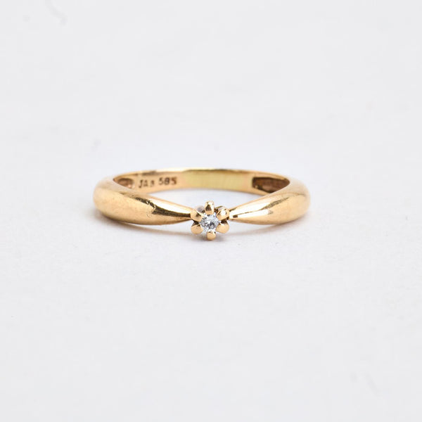 Solitairering i 14K guld med en diamant (0,02 ct), str 48