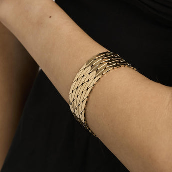 Modellen er 15-16 cm i størrelse